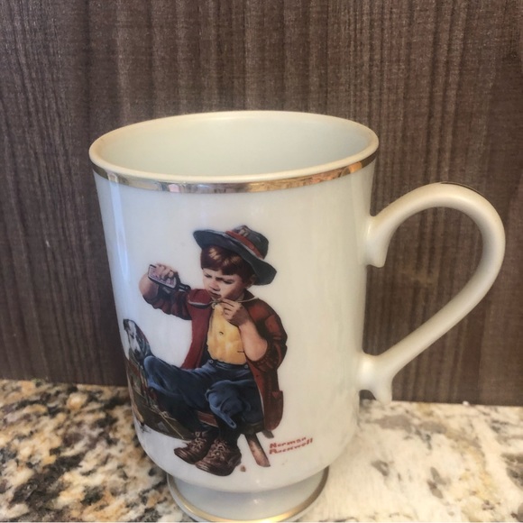 Vintage Norman Rockwell "Friend In Need" 1981 Porcelain Mug by The Danbury Mint - Picture 3 of 7